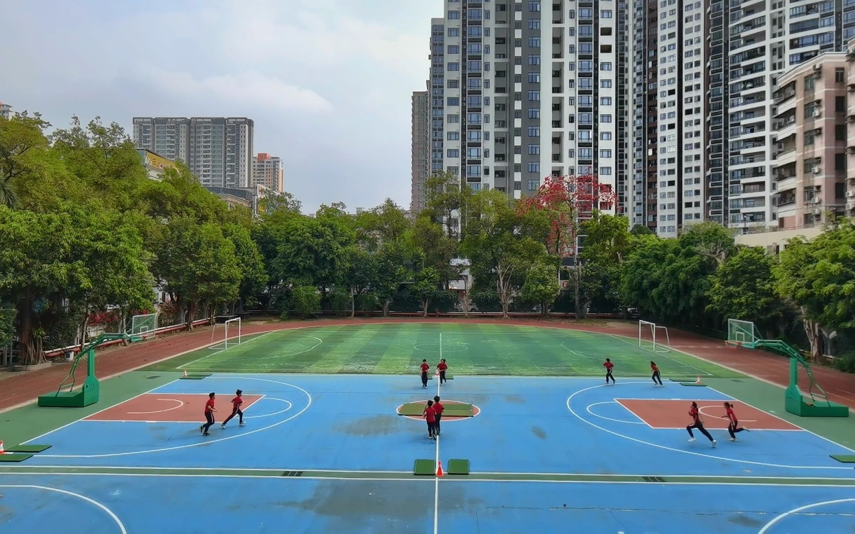 仰卧起坐"学,练,赛"循环训练 东莞市石龙镇爱联学校