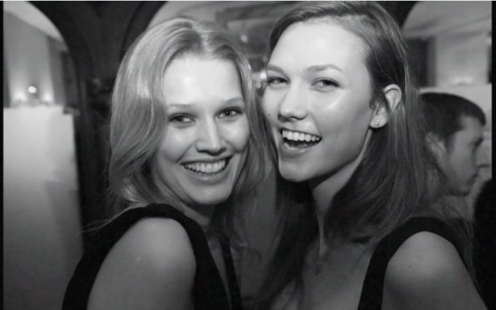 [图]<Toni and Karlie>-I Like You, Maybe I'm Just Like You