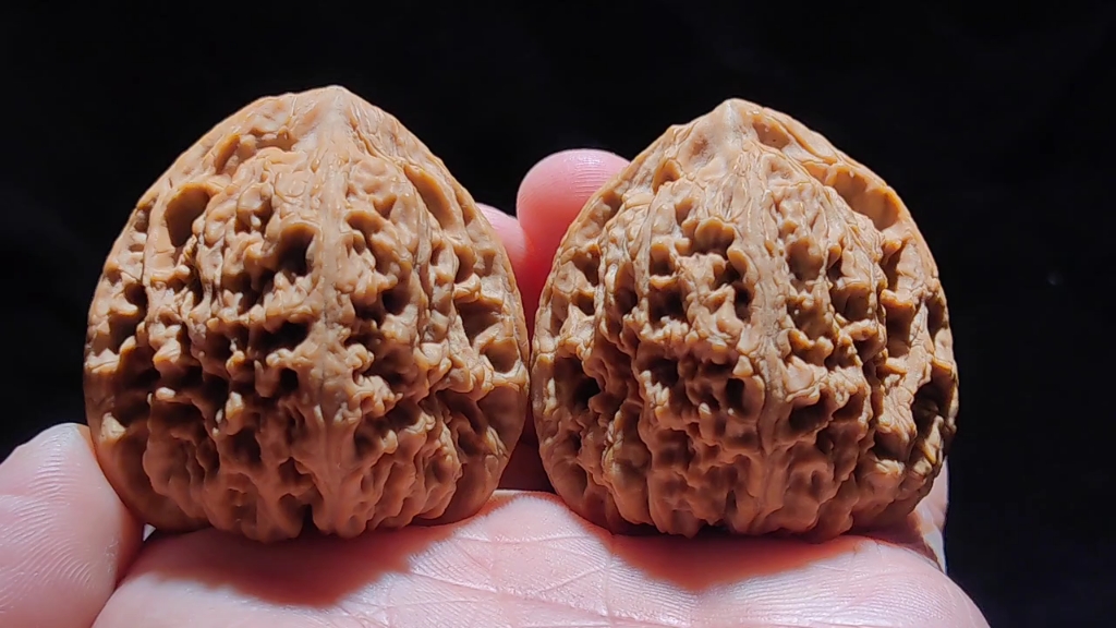 南疆石文玩核桃!全品无修!正装高炮!粗筋!十字尖!菱形脐!