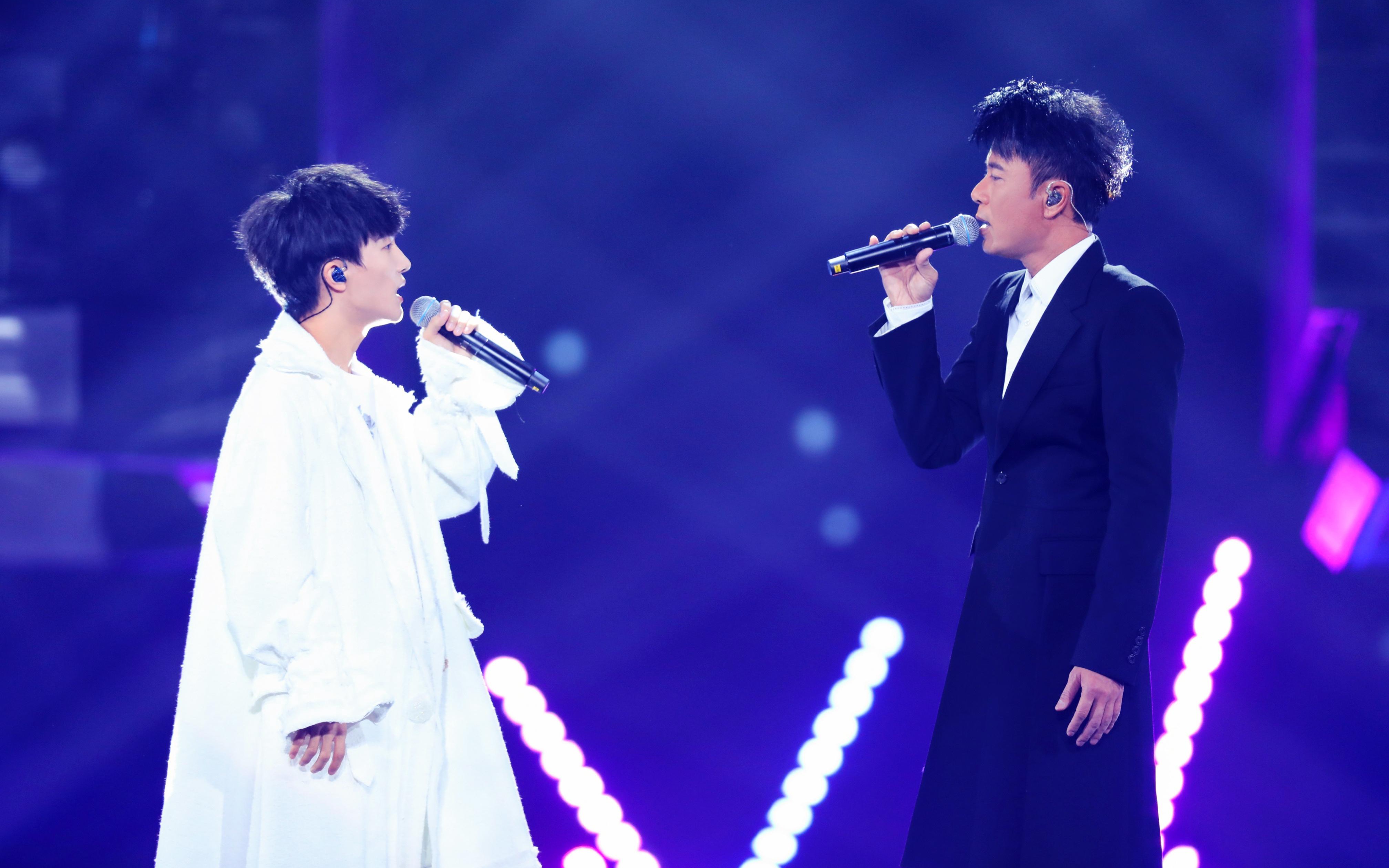 2019东方卫视跨年李克勤周深