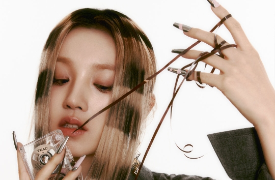 我不理解宋雨琦的审美 这么丑的概念图上次woderland杂志也是非要复制