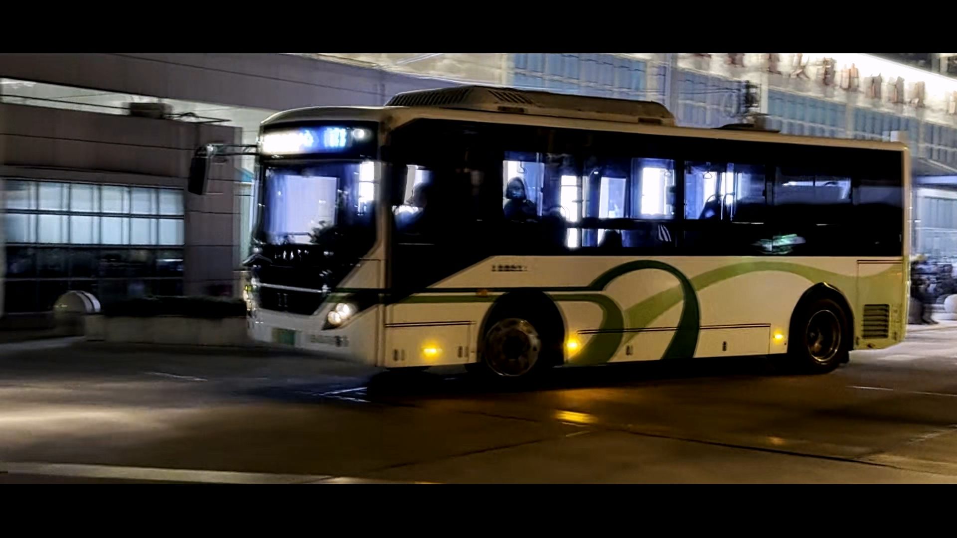 上海公交 崇明巴士 南堡支线 v8b-0078