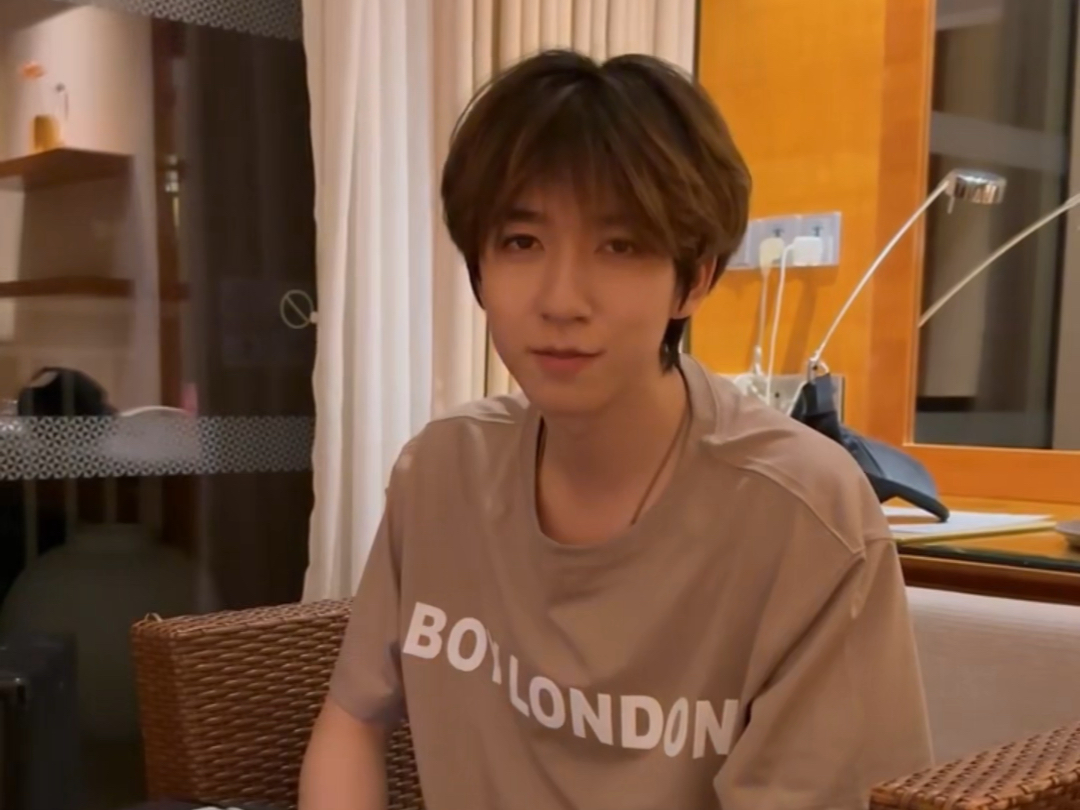 哎一古小贺发唱歌视频啦～《一口》