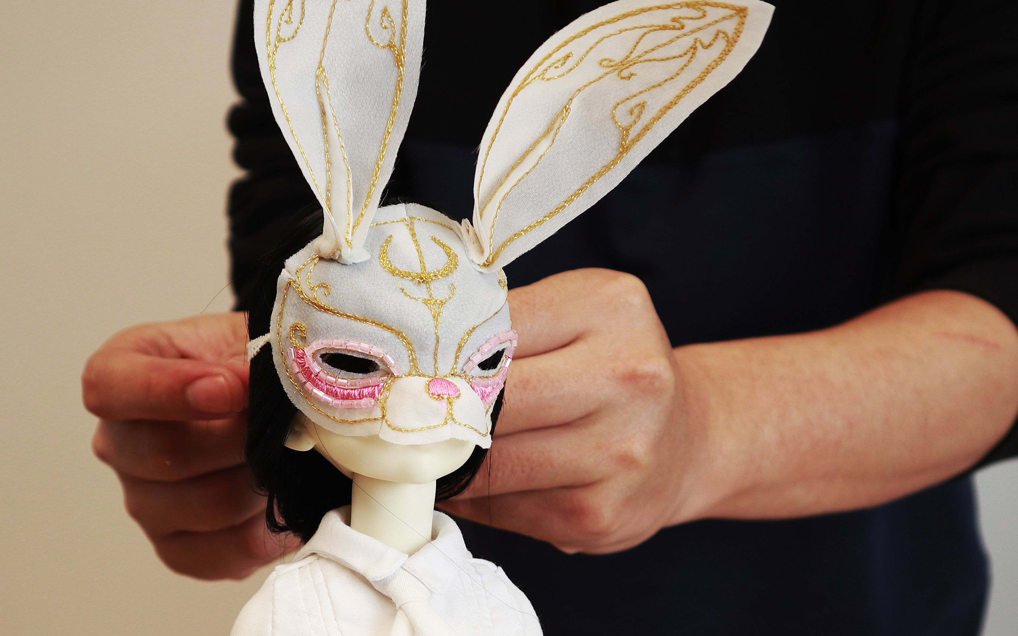 手工刺绣bjd兔子面具,配上《动物狂想曲》jk校服