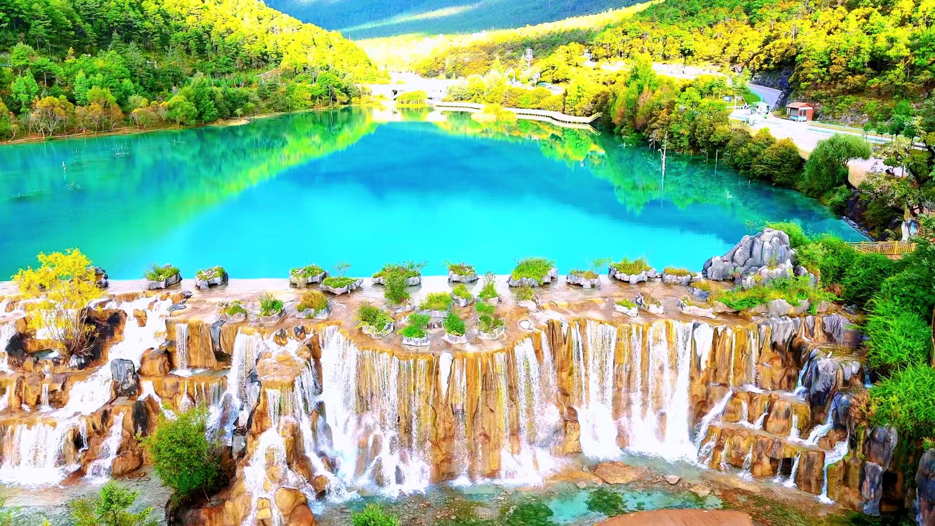 丽江玉龙雪山脚下的蓝月谷不愧为丽江的名片#旅行攻略扶持计划 #旅行