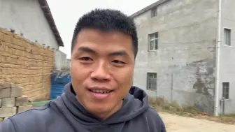 Скачать видео: 上午搬家去红安，老板跟车返程请我吃饭，下午货拉拉接单到武汉港