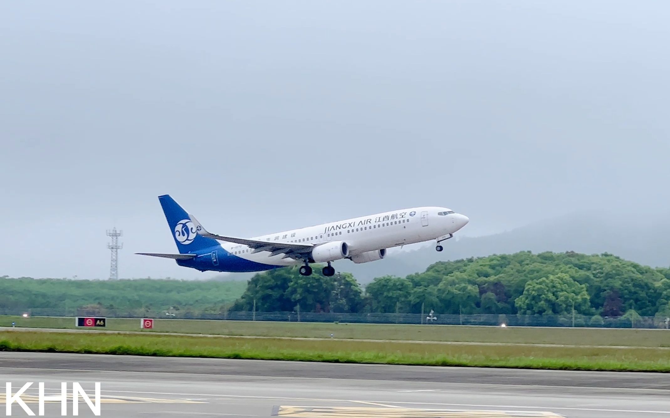 窗外的迷雾总会散去,前方都是风景