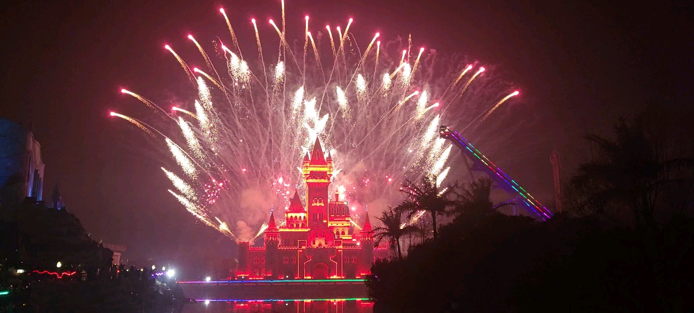 2023郑州方特跨年烟花