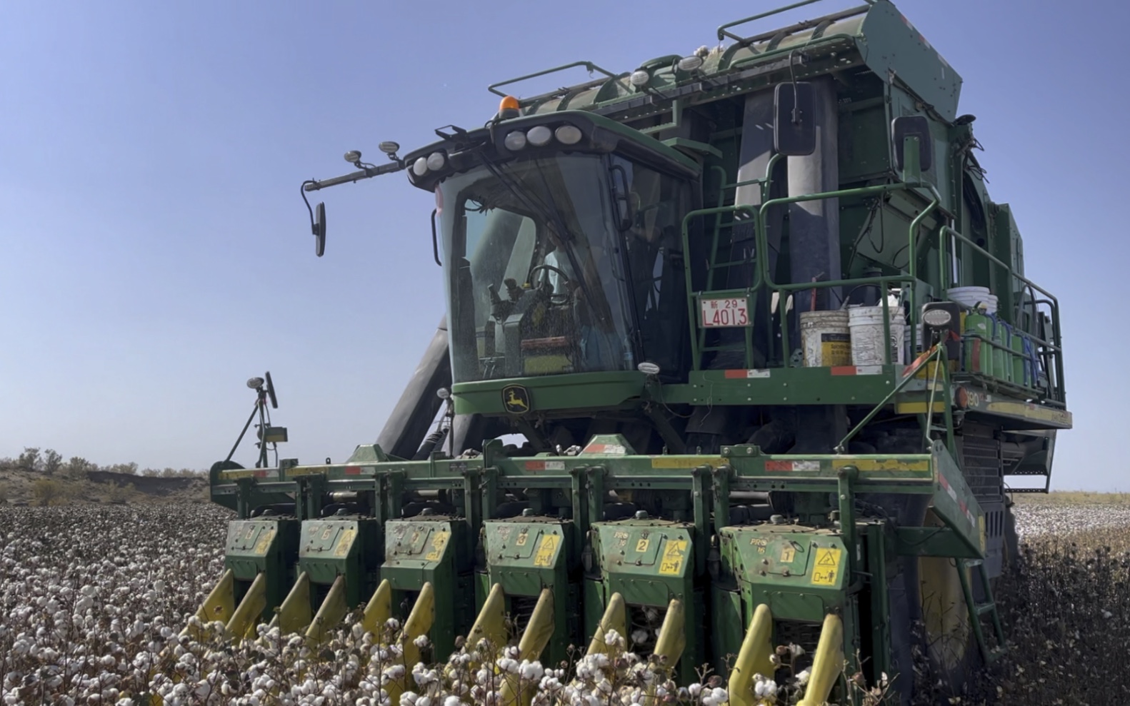 新疆棉花机采现场,出征!