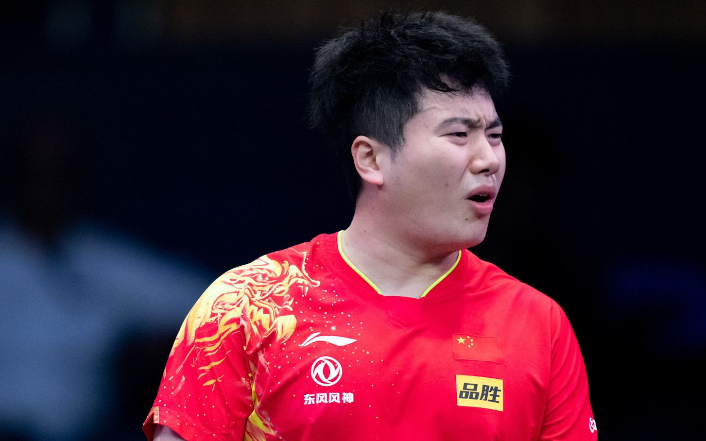 梁靖崑倒下!带伤玩命令人心疼,国乒5大主力退赛,全锦赛遭吐槽