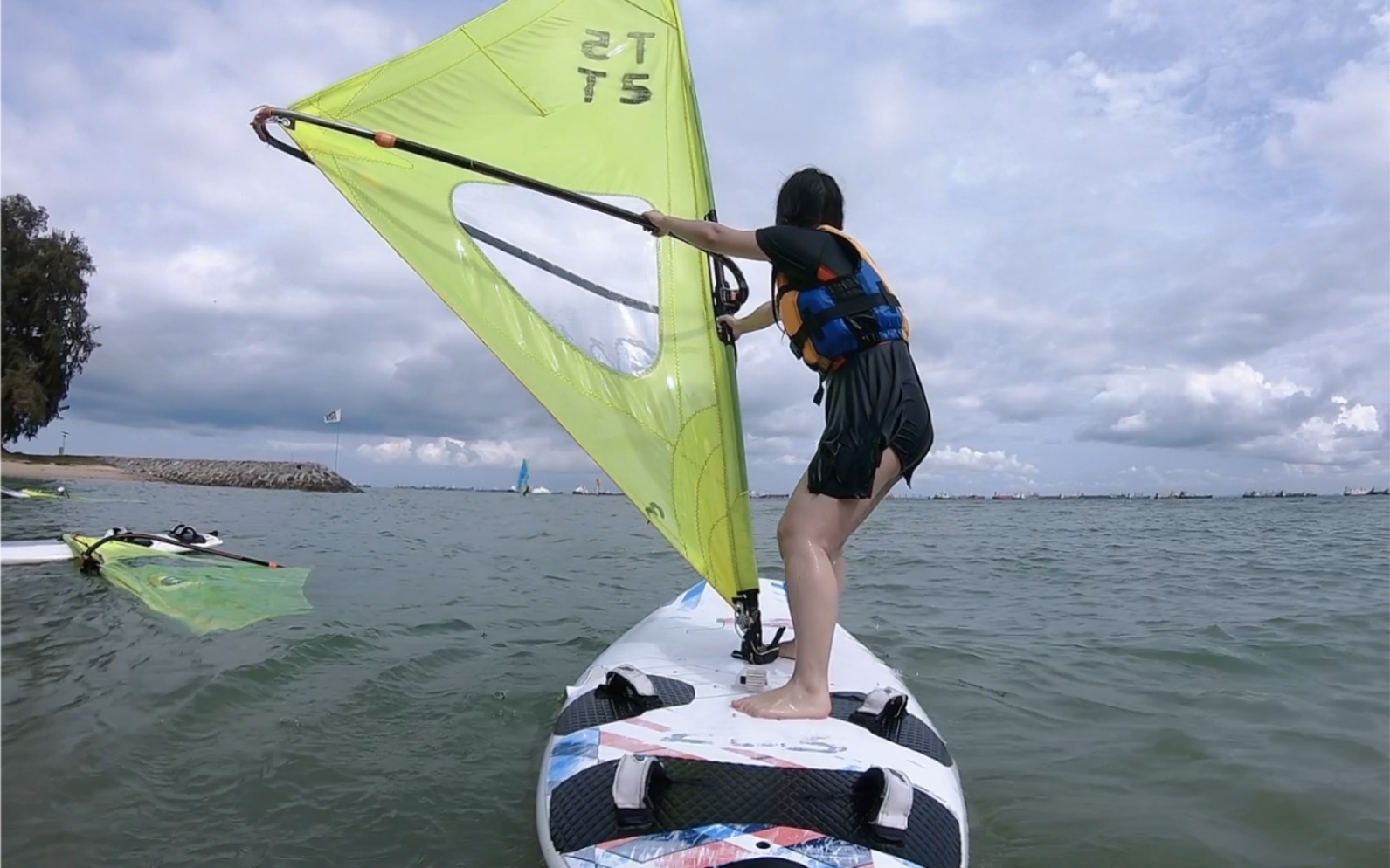 风帆冲浪 | 帆板 | windsurf | 新加坡东海岸_哔哩哔哩_bilibili