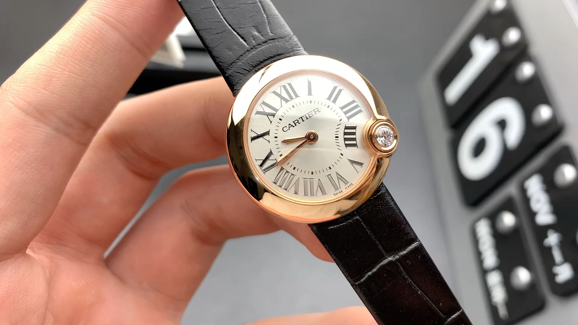 v6 卡地亚 白气球