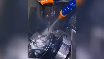 内容引起极度舒适，建议调大音量