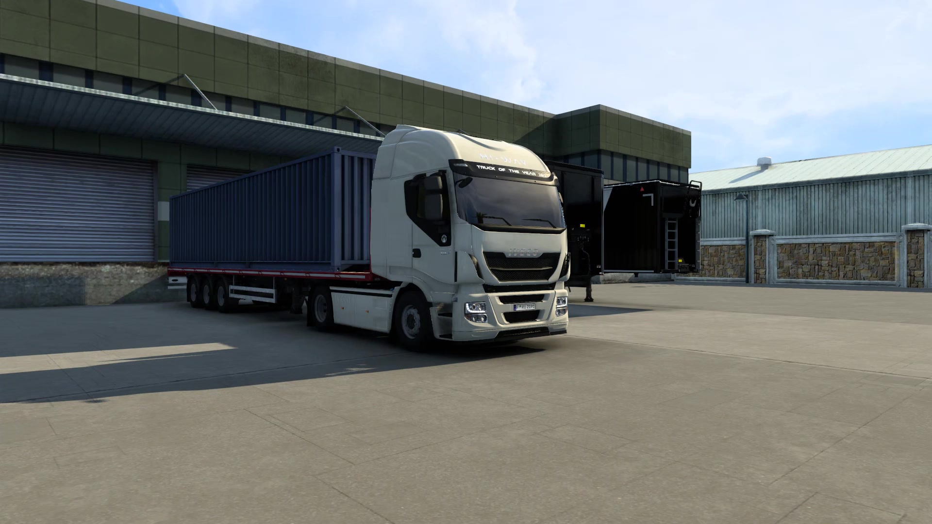 欧卡2依维柯运输回收的塑料