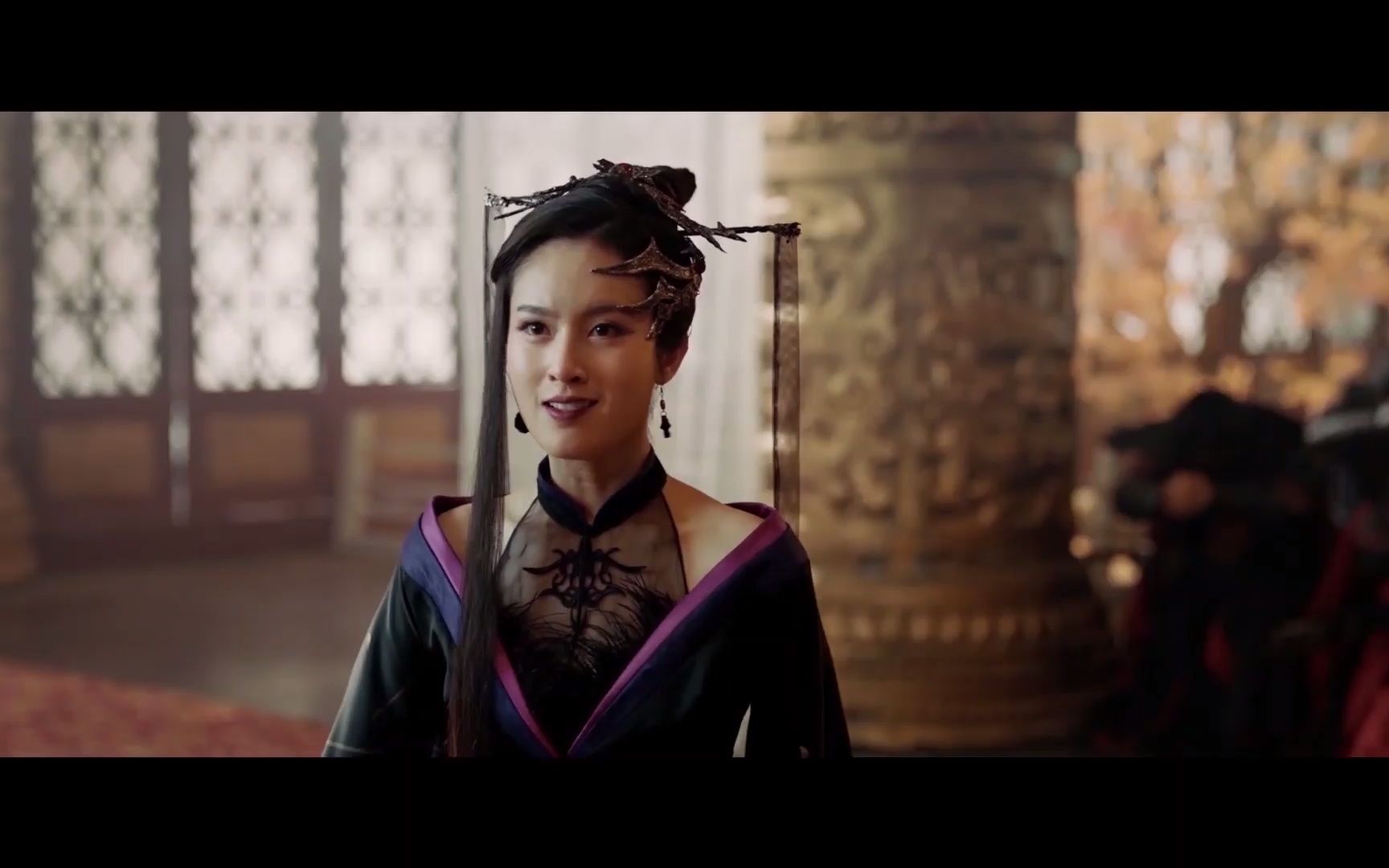 性感露肩妖女中鏢吐血慘死