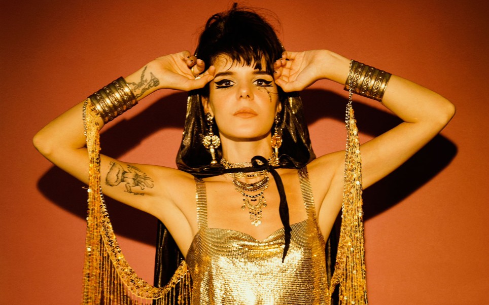 土耳其语歌曲【蛇年】 安纳托利亚摇滚/土耳其迷幻摇滚女歌手gaye su