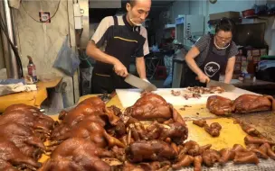 Tải video: 深圳夫妻跑香港卖卤肉，被港人笑劳碌命，他们手握6套房钥匙笑了