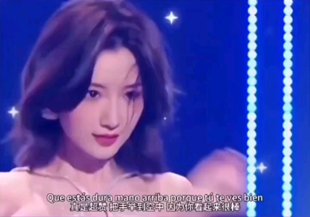 毛晓彤白色羽毛裙跳舞好美