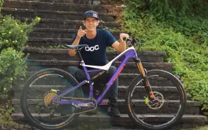 Tải video: 【字幕】法比奥介绍他在城市速降片中的战车 fabio wibmer enduro bike check