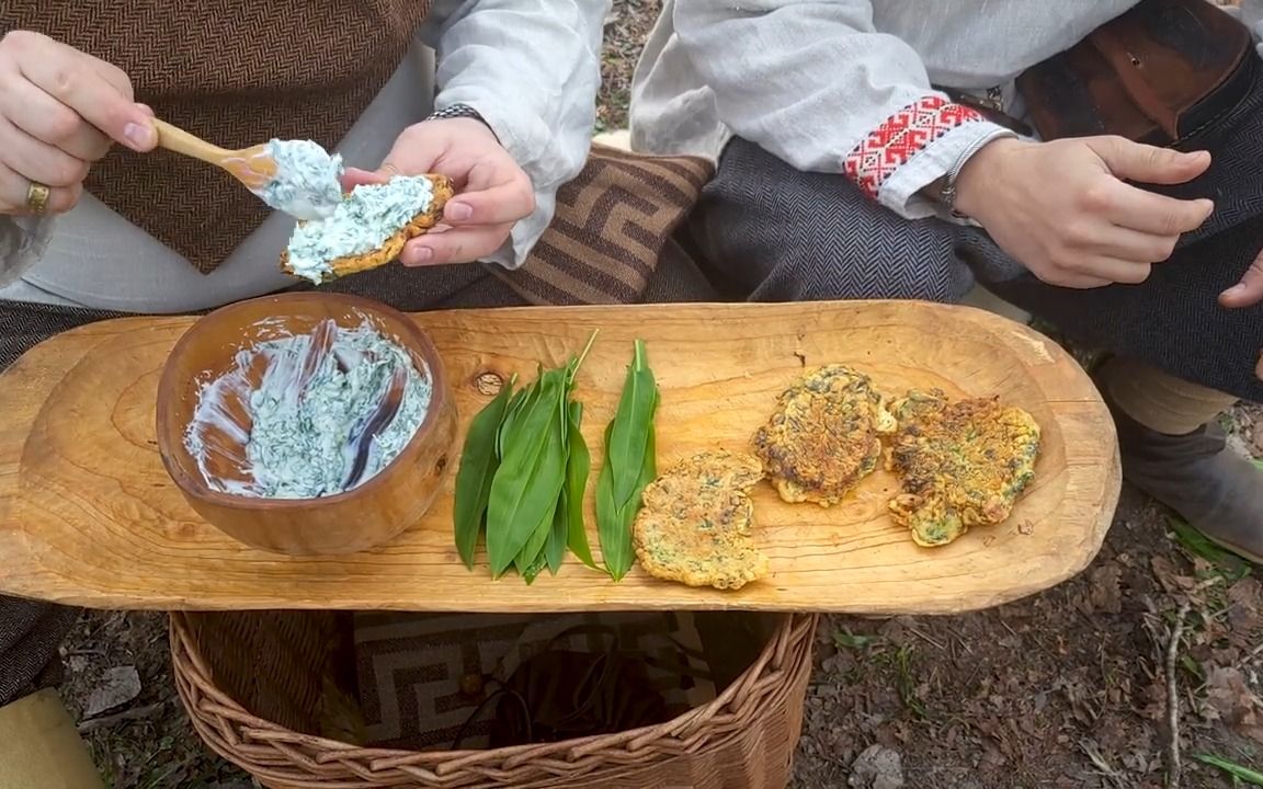 [图]【Ravens of Asgard】维京餐饮与烹饪·黄油熊葱煎饼（Wild Garlic Fritters）