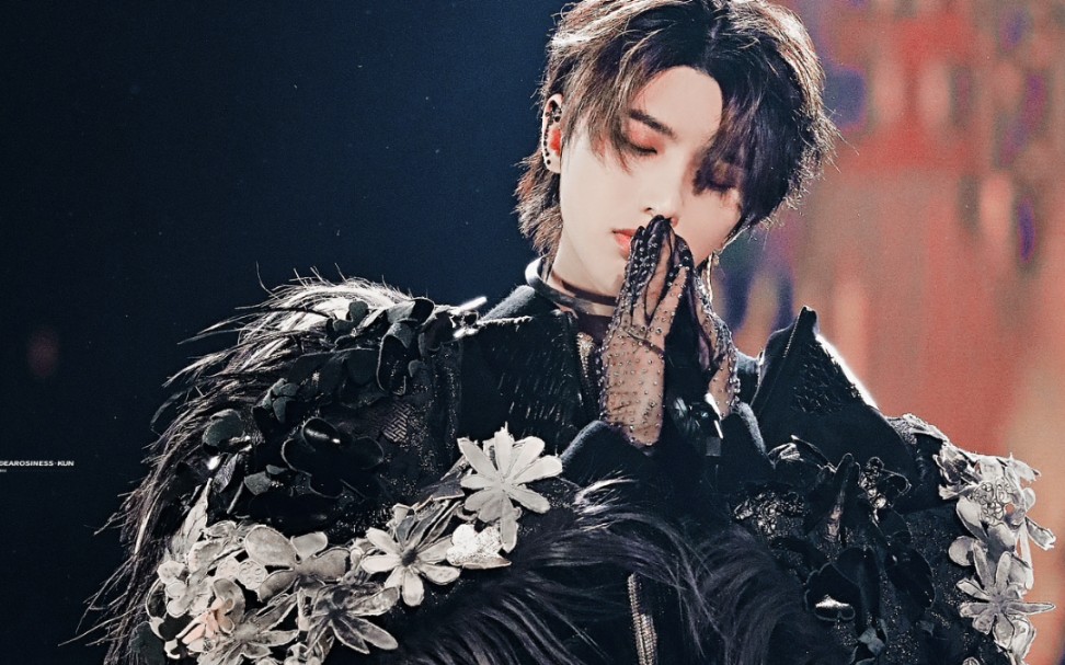 蔡徐坤 纸片 北京演唱会