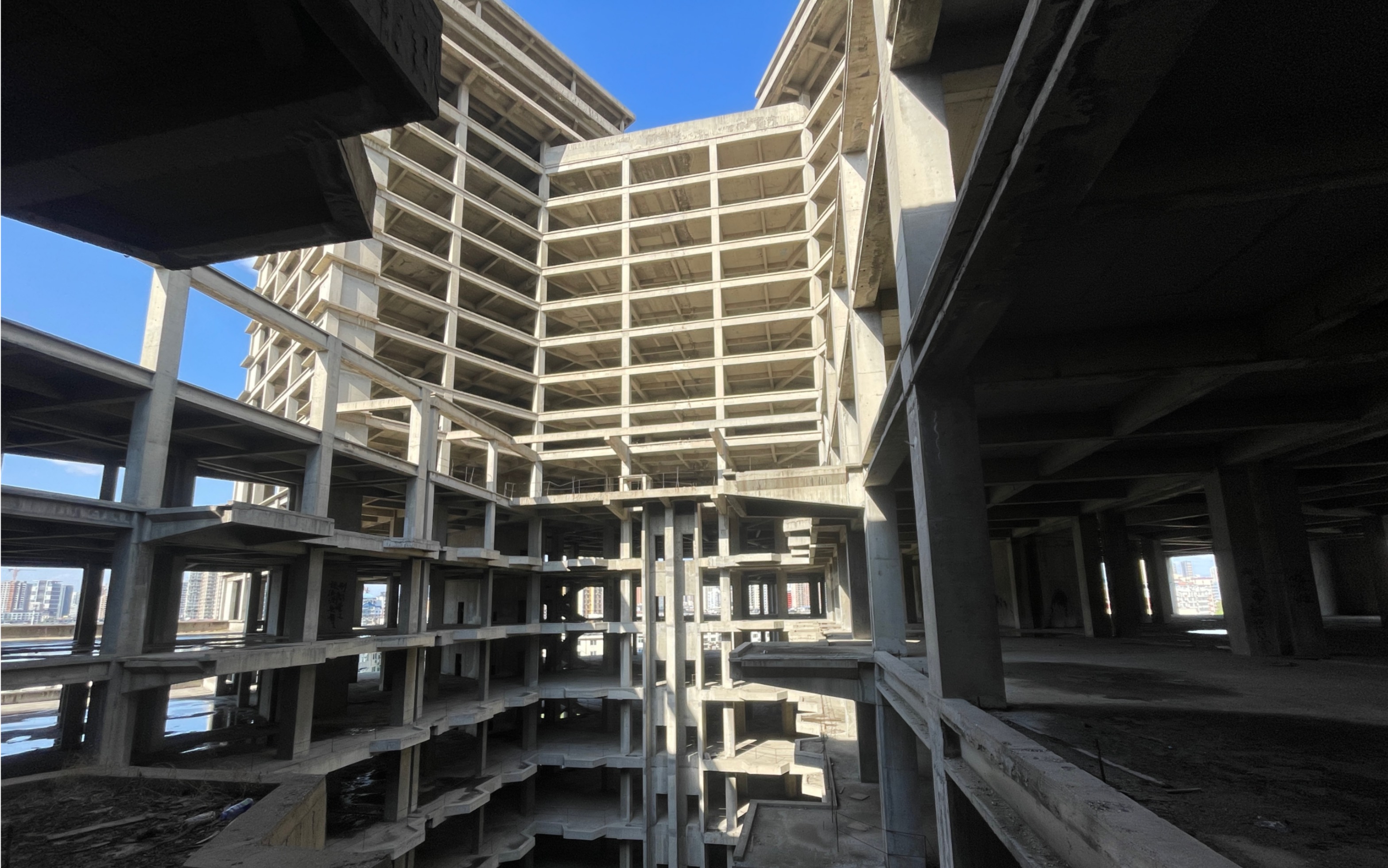 沈阳神羊游乐园超大烂尾楼探险