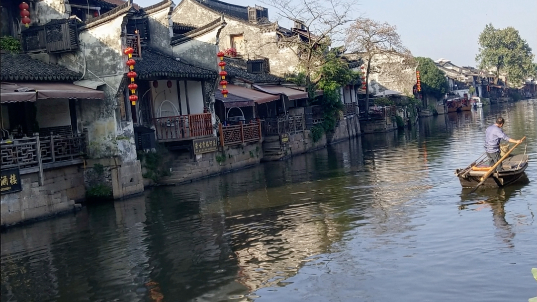 听歌时间到.今日推荐歌曲:exo-人鱼的眼泪