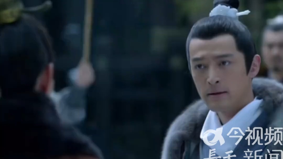 #王凯感慨现在很难再有现象级爆剧，比如《甄嬛传》《琅琊榜》这类长剧，带动整部戏的人都出来了，“市场被稀释 大家都开始看短剧 中剧了 ”