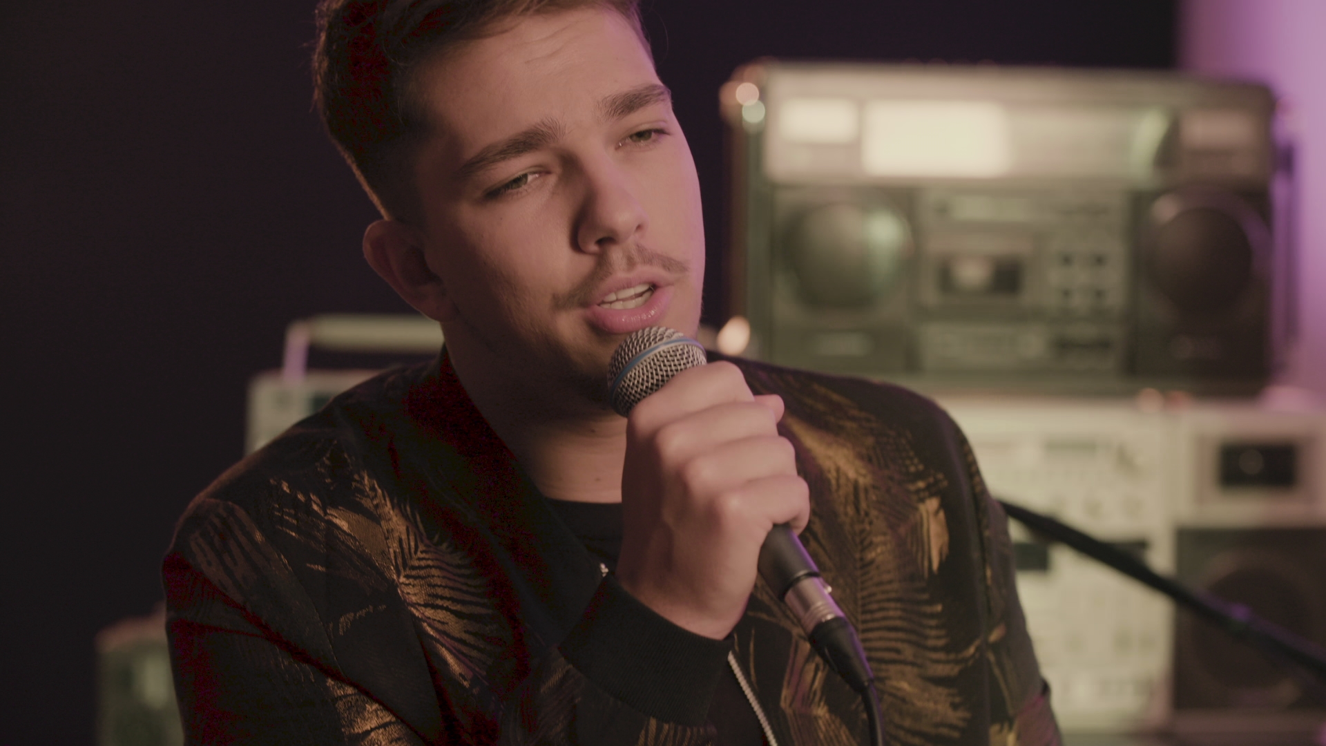 subeme la radio remix (acoustic) - matt terry_哔哩哔哩 (゜-゜)つ