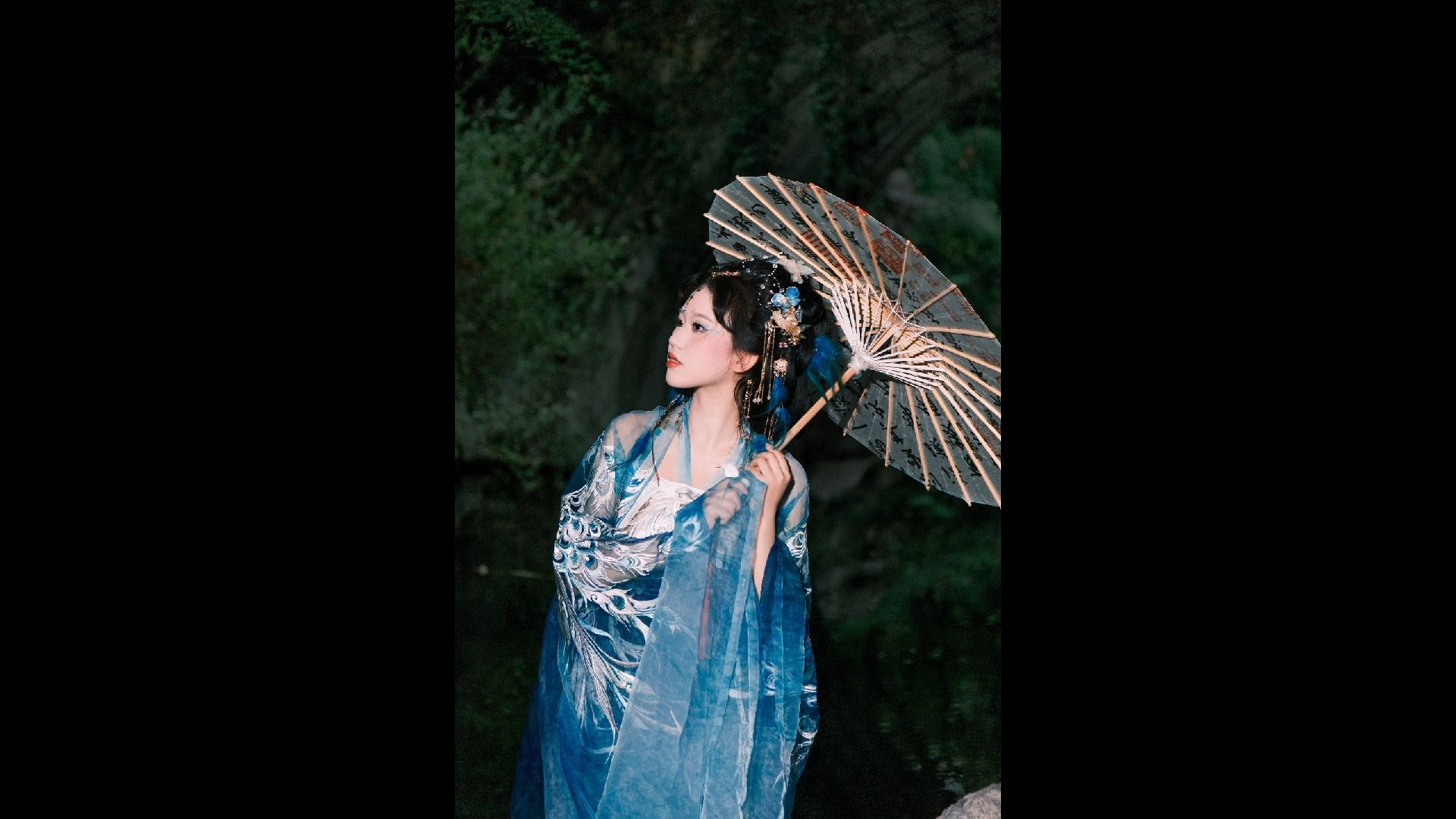 来咯来咯,咱这次也是拍上汉服小姐姐了,成片超多,放心观看!