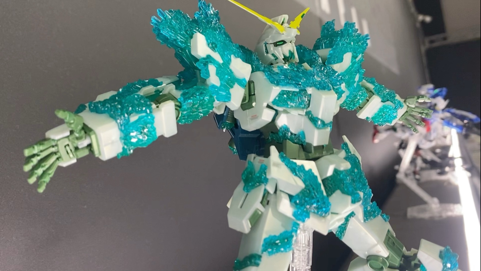 东京台场万代高达基地 限定再版 mg 结晶独角兽 实物展示
