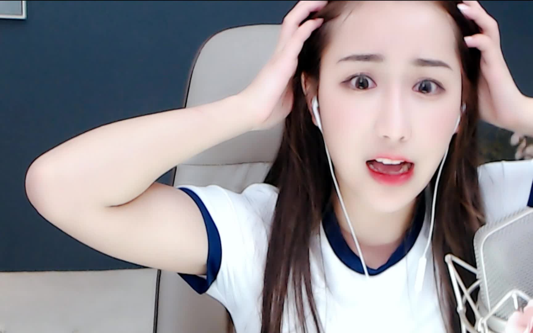 「小深深儿」直播录像 2020-05-10