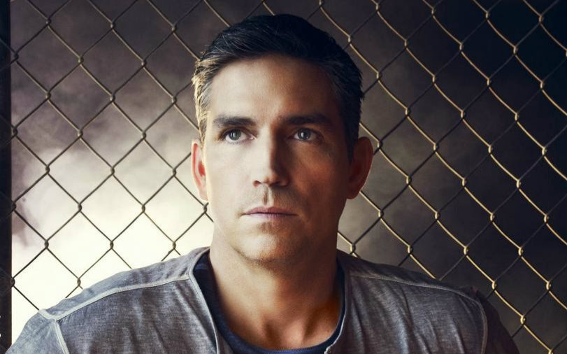 [jc喵字幕组]jim caviezel拍摄poi试播集时的见义勇为故事