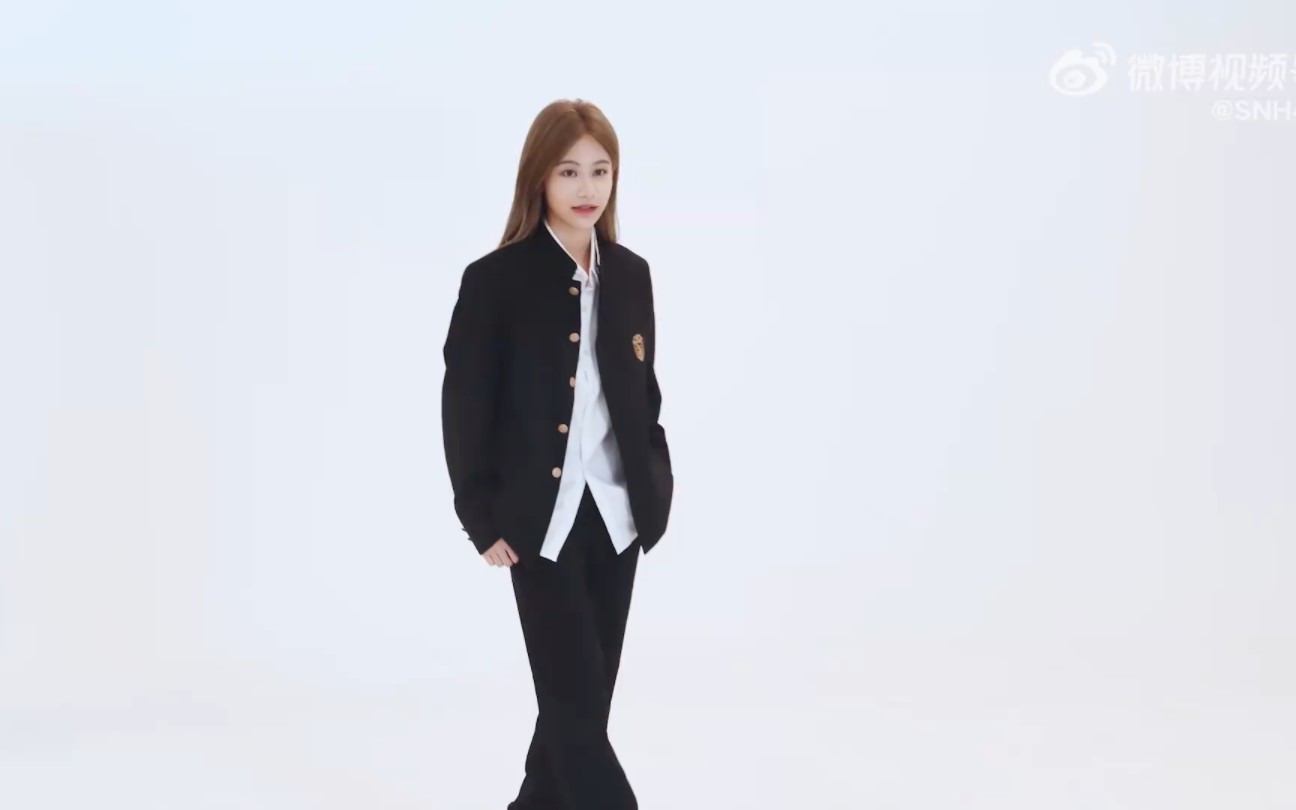 snh48-袁一琦流浪星人潜入校园中拍摄花絮掉落