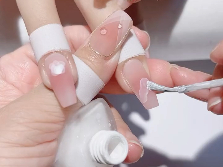 比水波纹还火的山丘纹美甲,美翻了