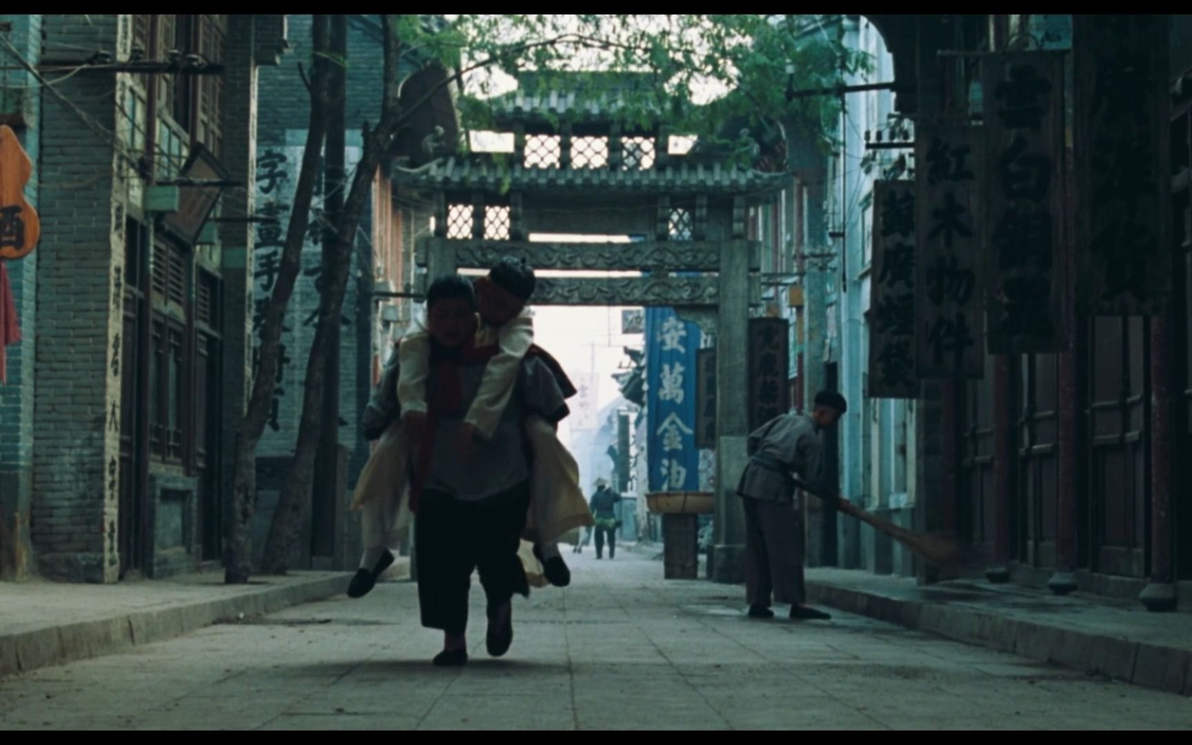 余华小说改编,经典电影《活着》