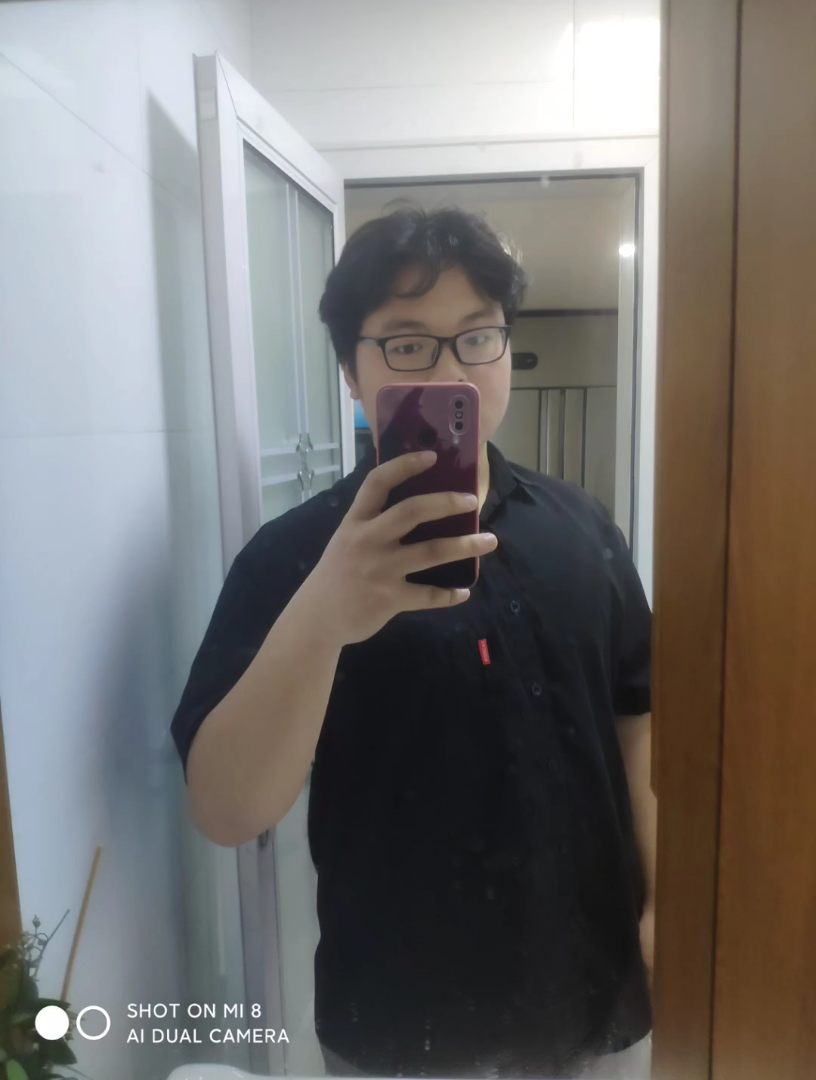 普信男普通且对生活有信心的男的