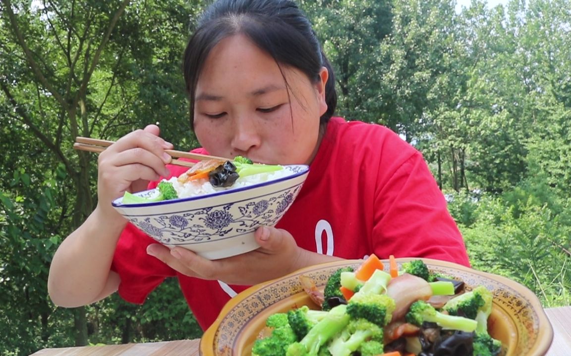 吃了30年西蘭花還是胖妹最會吃1人吃1盆比紅燒肉還解饞