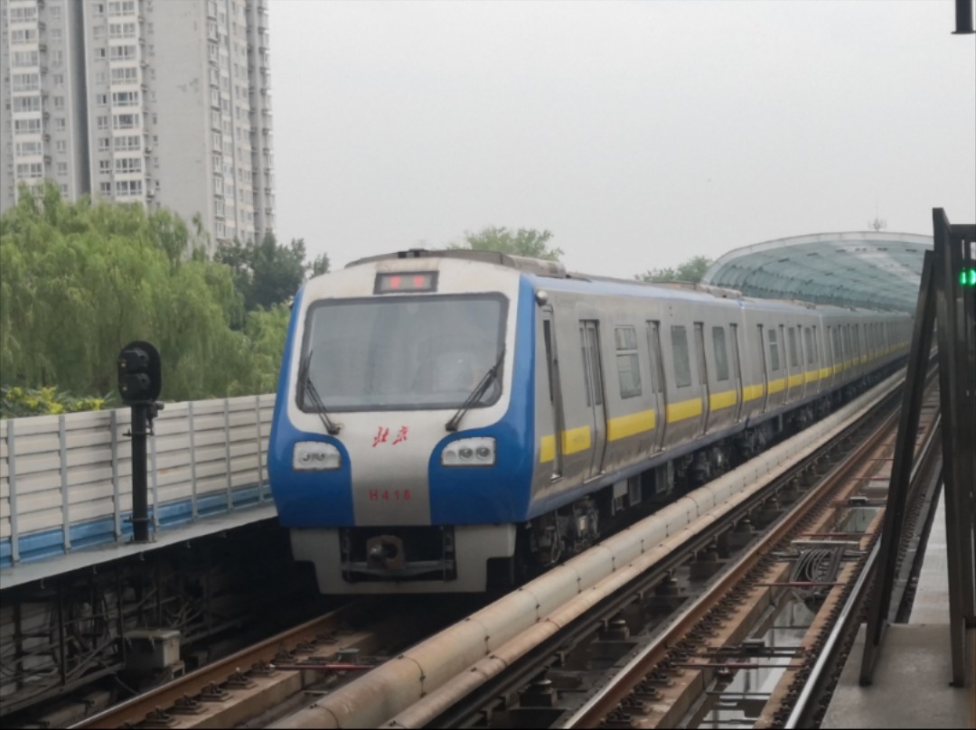 【北京地铁】13号线小交路列车h418车组五道口进站