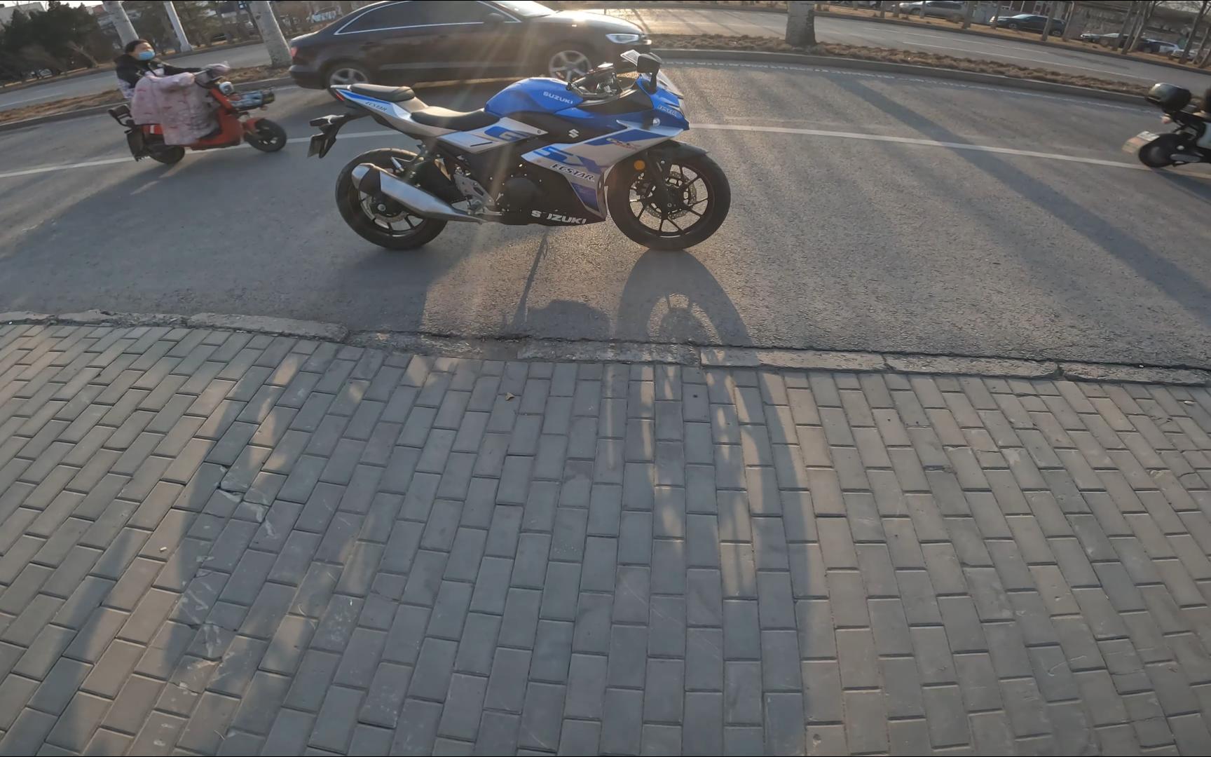 【4k 60帧】gsx250r百年纪念版通勤