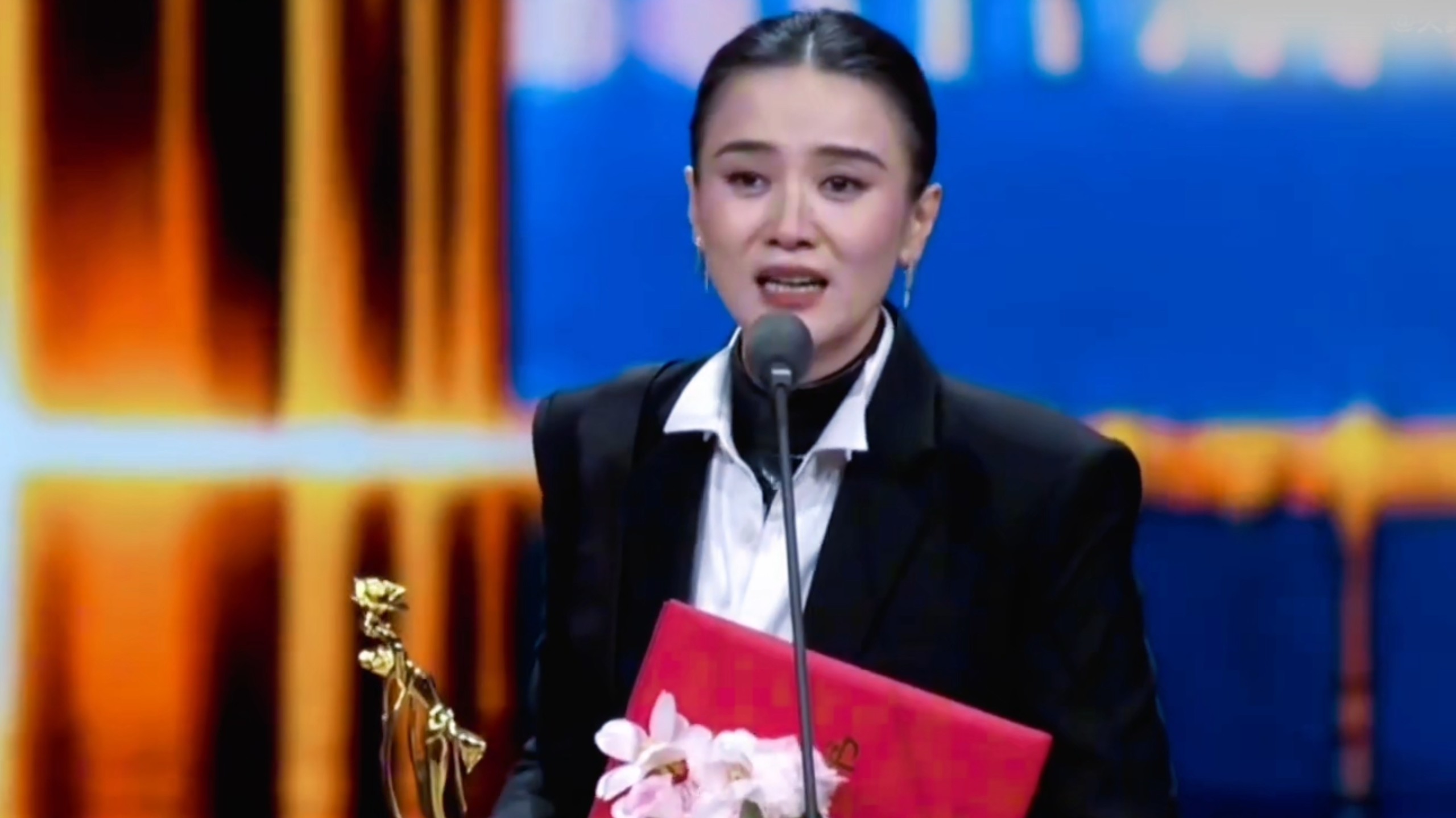 宋佳:第35届飞天奖视后 凭借《山花烂漫时》获得飞天奖最佳女演员恭喜！