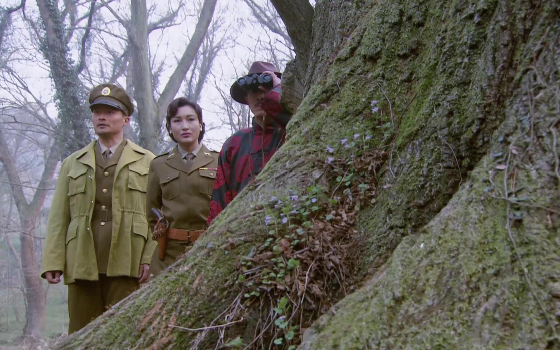 烽火:司令设陷阱试探卧底,哪知卧底一眼识破,将计就计戏耍司令_哔哩