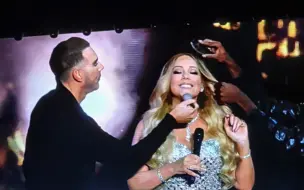 Video herunterladen: 牛姐Mariah Carey9.15北京演唱会It's like that天台视角 听不出来是真唱还是假唱就当是真唱了