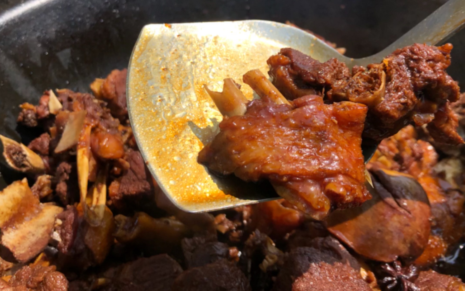 铁灶柴火红烧鸭