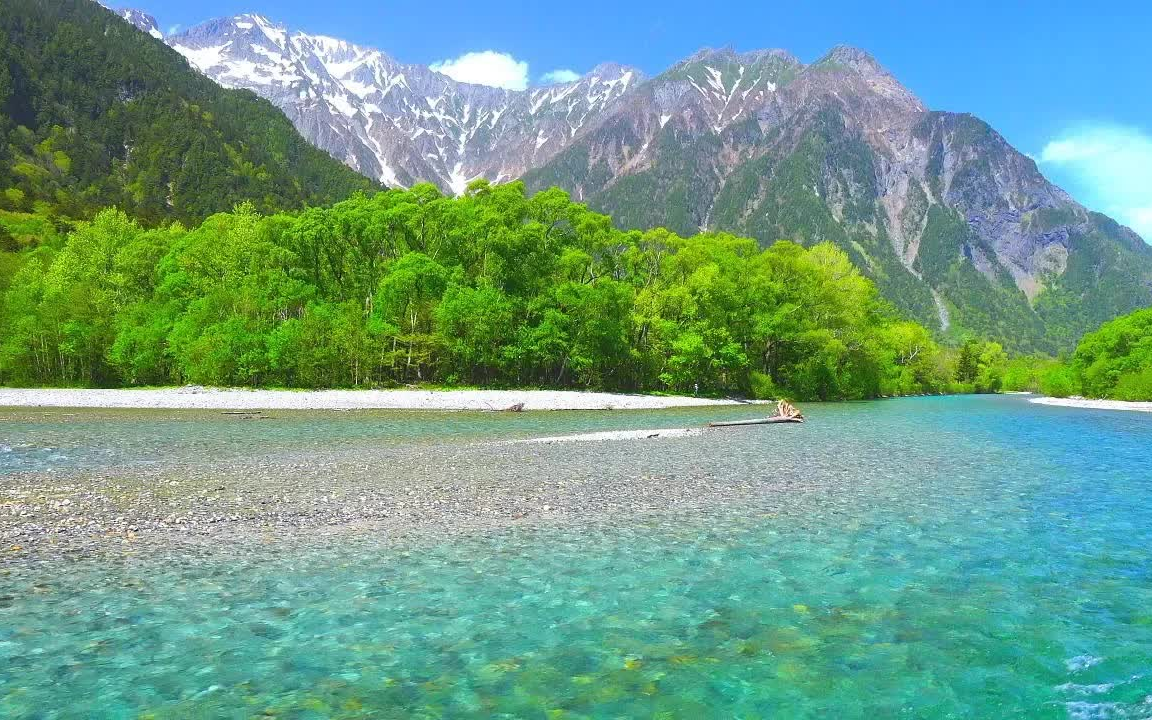 [图]【自然音】治愈风景，新绿的上高地梓川和穗高连峰