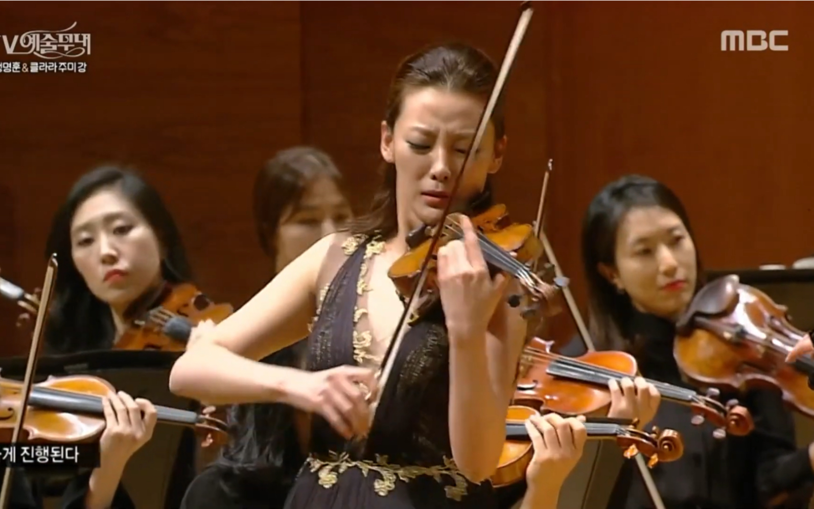 [图]康珠美 & 布鲁赫-g小调第一小提琴协奏曲 Clara-Jumi Kang: Bruch, Violin Concerto No.1 in G Minor