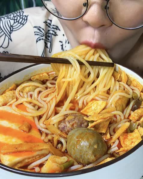 爆辣螺蛳粉77双倍酸笋,大口嗦粉