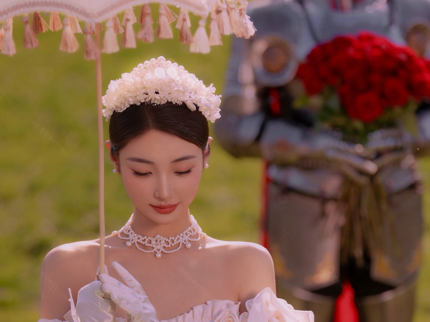 误入童话世界的公主和她的铠甲王子!城堡婚纱照真的太绝了