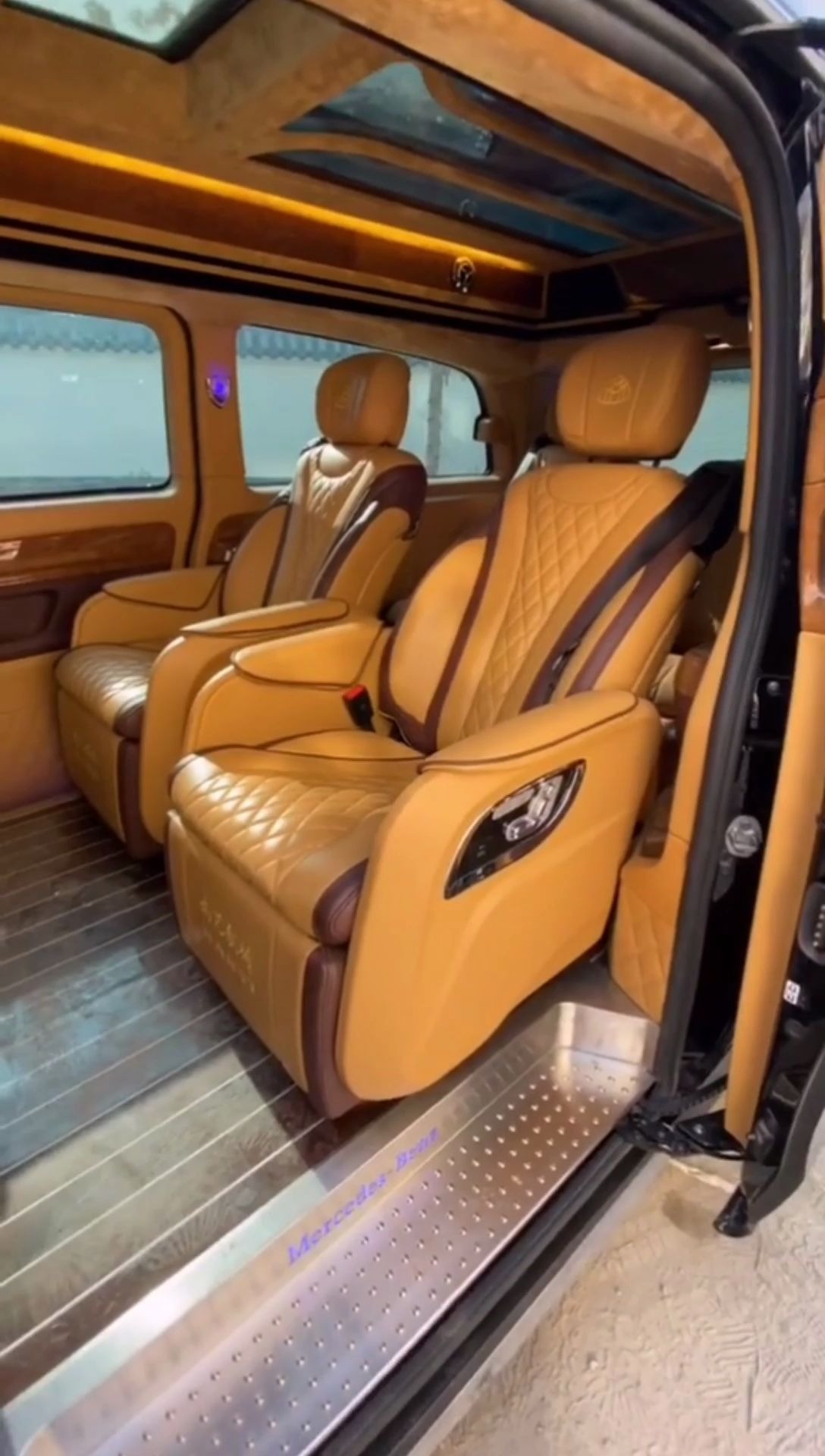 奔驰威霆哪里改装正规,西安匠艺工坊5万改装威霆案例,酷炫来袭