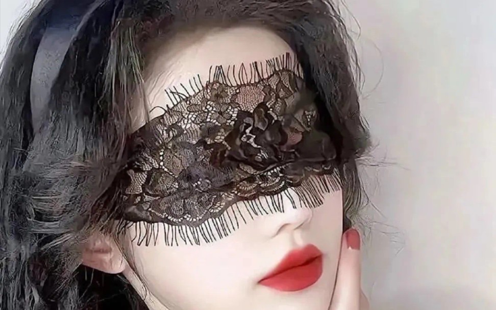 【泳衣】什么泳衣最好看?当然是创可贴!